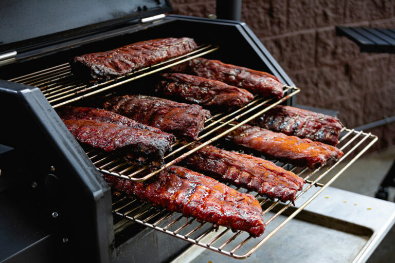 Yoder vs. Traeger: Welcher Pelletsmoker ist der richtige für dich?